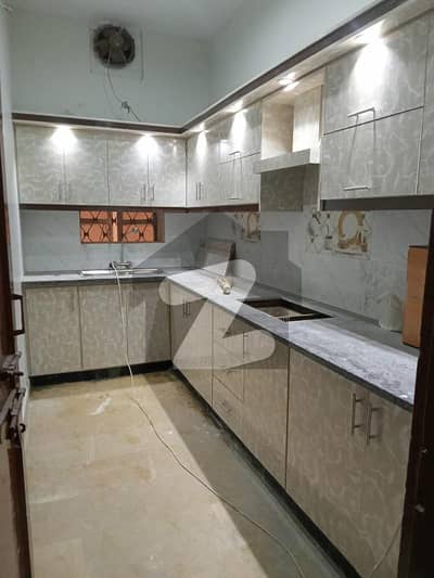 400 SQYARDS | BEAUTIFUL PORTION | 3BED DRAWING LOUNGE | GROUND FLOOR | CAR PARKING | With Great ventilation no issue of sweet water NORTH NAZAMBAD BLOCK L