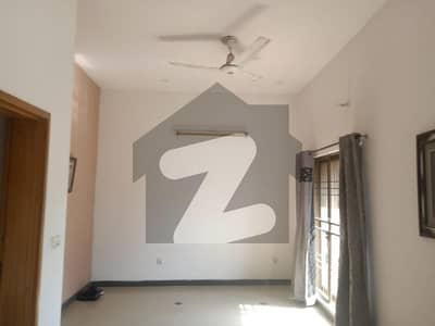 5 marla upper portion for rent in valencia town with 1 bedrooms gas avail