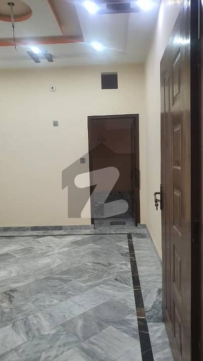 وینس ہاؤسنگ سکیم لاہور میں 5 کمروں کا 10 مرلہ مکان 2.25 کروڑ میں برائے فروخت۔