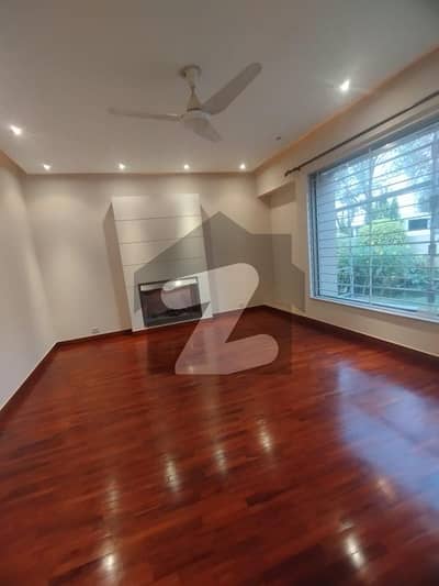 Original Pictures 1 Kanal Well Maintained 5 Bed House Available For Rent In DHA Phase 5 Prime Location