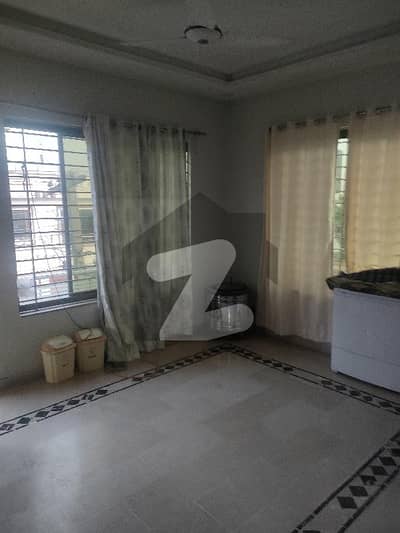 4 Bed Room 3 Wash Room Tv Lounge Drawing Room Kitchen First Floor