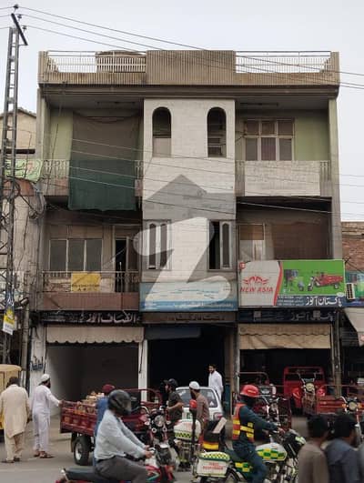 11 Marla Commercial Building for Sale Near Qartaba Chock, Metro Station, Lahore
