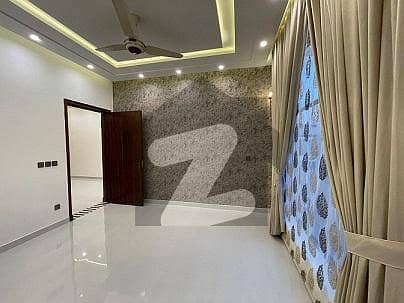 10 MARLA BRAND NEW UPPER PORTION FOR RENT IN JANIPER BLOCK BAHRIA TOWN LAHORE