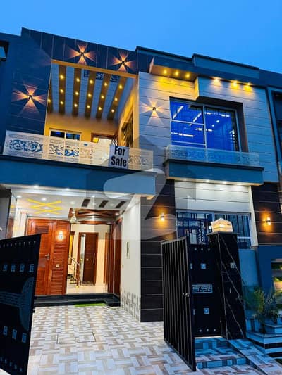 5 Marla Brand New Elegent House For Sale In BB Block Bahria Town Lahore.