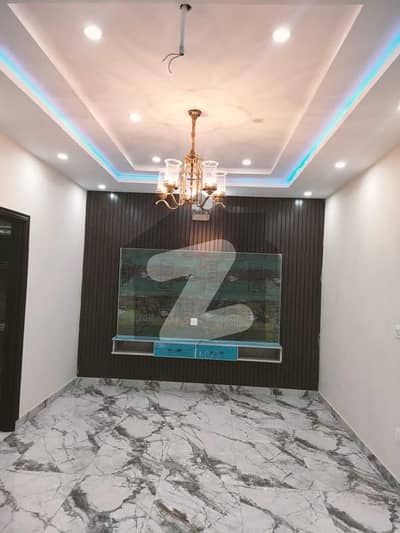 پارک ویو سٹی ۔ ایگزیکٹو بلاک پارک ویو سٹی,لاہور میں 4 کمروں کا 5 مرلہ مکان 75.0 ہزار میں کرایہ پر دستیاب ہے۔