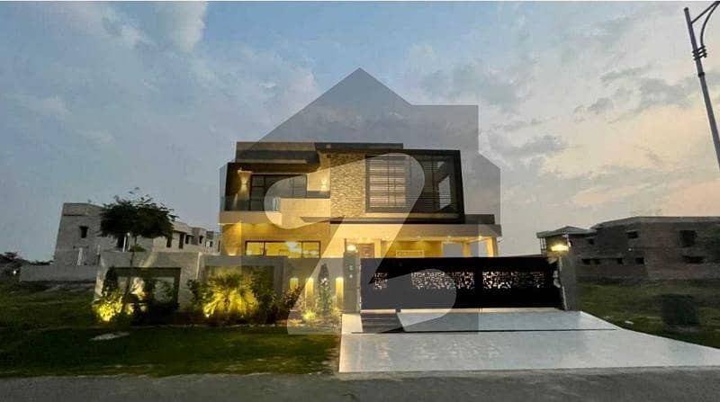 Ideal Deal !! 1 Kanal Brand New Luxury Bungalow For Sale In Paragon City |