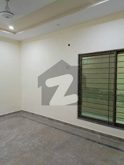 Wapda town Phse 2 N1 Block 10 Marla lower portion available for rent