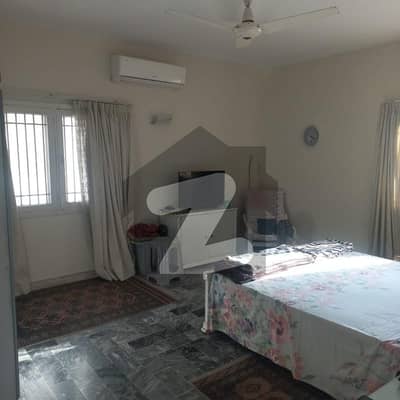 اولڈ کلفٹن کراچی میں 3 کمروں کا 7 مرلہ فلیٹ 7.0 کروڑ میں برائے فروخت۔