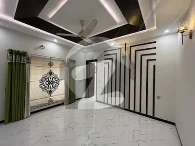 10 Marla Upper Portion is Available for Rent in bahria town Lahore.