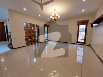 Super Elegent Modern Portion 666 Sq,yards 4 Master Bedrooms Luxurious Drawing Dining Lounge Stylish Elevation Well Maintained Like New Italian Kitchen 2 Car Parking Lush Green Garde