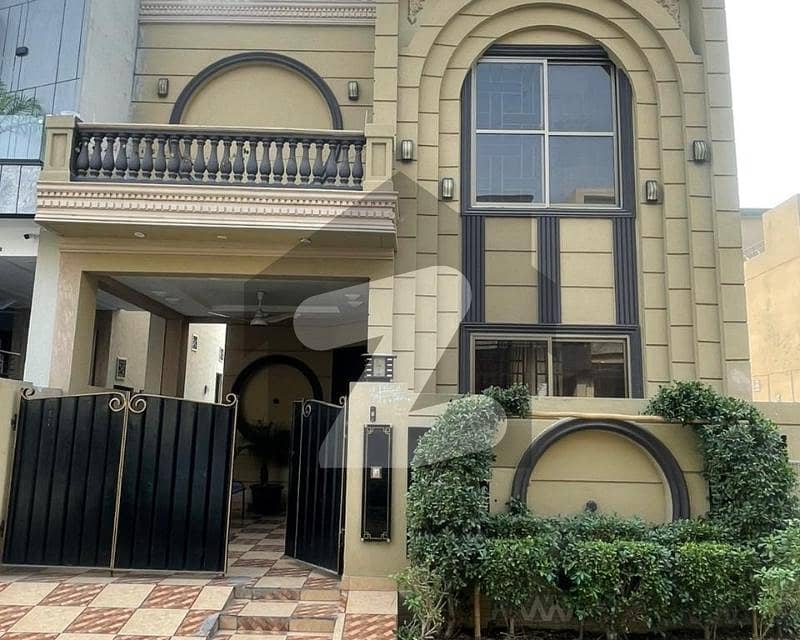10 Marla House Is Available For Rent In DHA Phase 4 Lahore