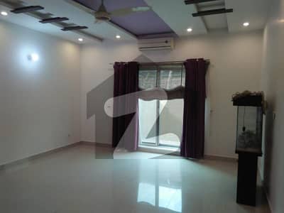 1 Kanal Good Condition Upper Portion With Gas Available For Rent In Bahria Town Lahore.