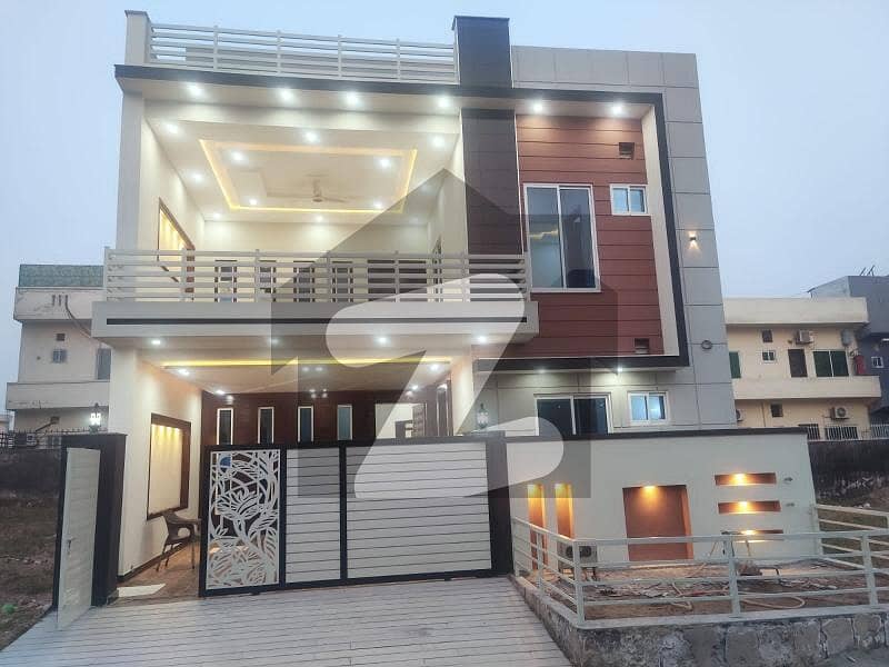 Faisal Town - F-18 200 Square Yards House Up For Rent