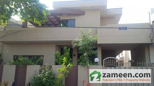 10 Marla Very Solid Owner Built House For Sale In Dha Phase 3