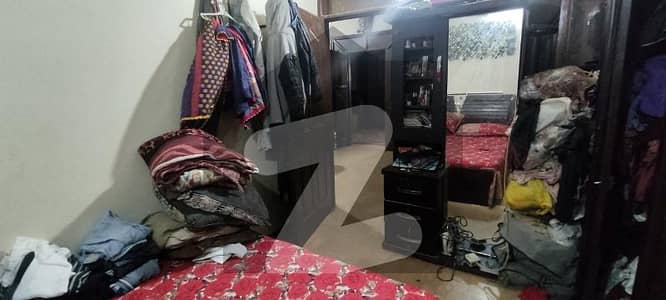 Spacious 1st Floor Portion For Sale In Gulshan-E-Iqbal Block 13D-3 - Prime Location