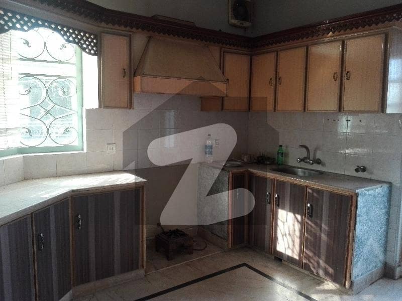 10 Marla House For rent In Allama Iqbal Town
