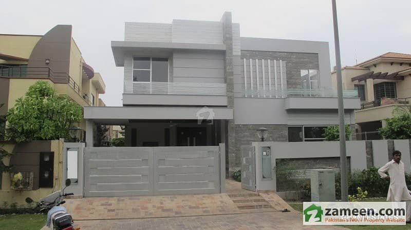 1 Kanal Contemporary Bungalow For Sale, Facing Park And Masjid