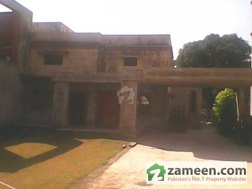 Ghani Offers: 27 Marla Single Storey House In D Block Model Town - Owner Needy