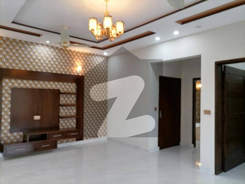 10 MARLA HOUSE AVAILABLE FOR RENT IN BAHRIA TOWN JINNAH BLOCK