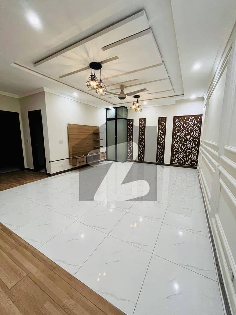 12 Marla Upper Portion For Rent in Bahria Town Phase 8