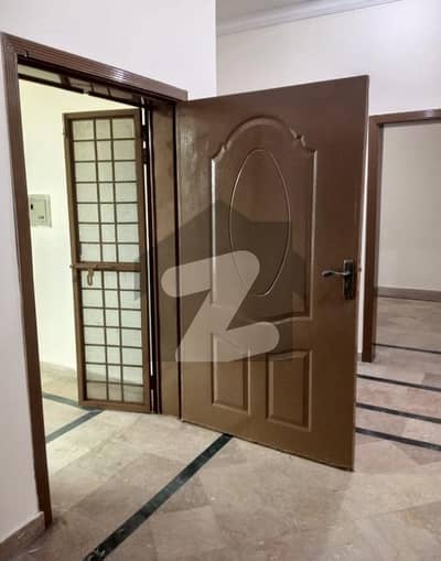 سوان گارڈن ۔ بلاک ڈی سوان گارڈن,اسلام آباد میں 4 کمروں کا 6 مرلہ مکان 2.5 کروڑ میں برائے فروخت۔