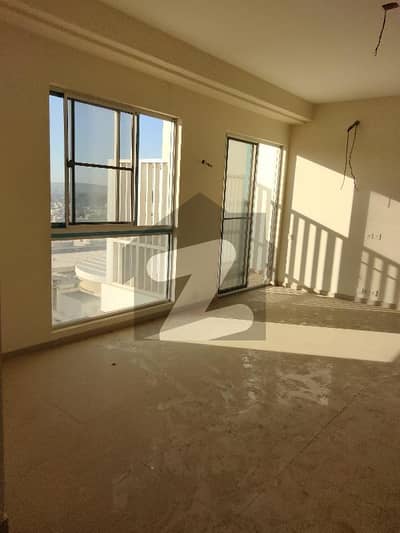 Beautiful 3 bed dd Lucky one apartment (Executive) road side west open