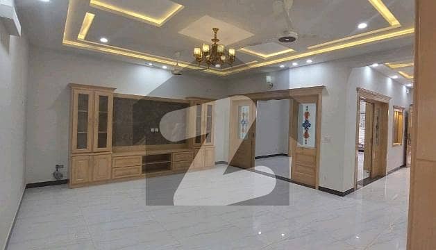 Upper Portion For rent In Beautiful G-13