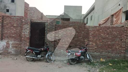 مرغزار آفیسرز کالونی لاہور میں 1 کنال رہائشی پلاٹ 3.25 کروڑ میں برائے فروخت۔
