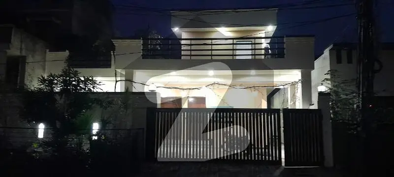 1 kanal House for rent Available very Prime Location single story