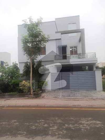 8 MARLA USED BEAUTIFULL HOUSE FOR SALE IN PHASE 2 BAHRIA ORCHAR LAHORE NEAR SCHOOL PARK MASJID AND SUPER MARKET