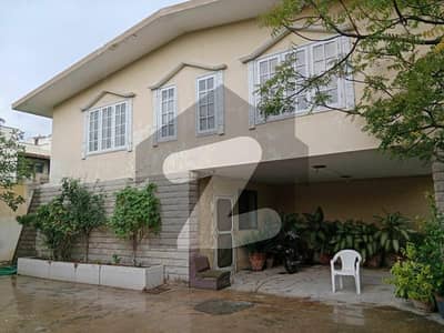 1000 Yards CORNER Bungalow For Sale IN DHA 5