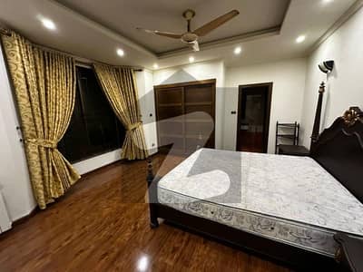 ایف ۔ 8 اسلام آباد میں 6 کمروں کا 1 کنال مکان 31.0 کروڑ میں برائے فروخت۔