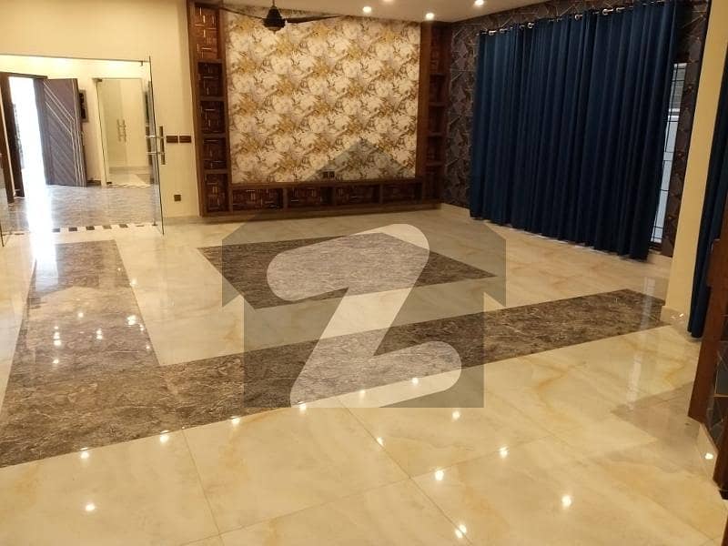 بحریہ ٹاؤن جاسمین بلاک بحریہ ٹاؤن سیکٹر سی,بحریہ ٹاؤن,لاہور میں 5 کمروں کا 1 کنال مکان 2.2 لاکھ میں کرایہ پر دستیاب ہے۔