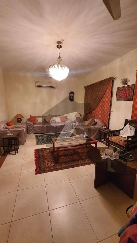 ڈی ایچ اے فیز 4 ڈی ایچ اے ڈیفینس,کراچی میں 3 کمروں کا 12 مرلہ مکان 5.75 کروڑ میں برائے فروخت۔
