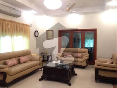 one canal beautiful bungalow for rent