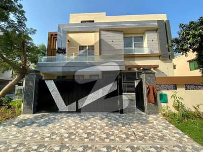 10 MARLA BRAND NEW LUXARY FULL HOUSE FOR RENT IN JOHAR BLOCK BAHRIA TOWN LAHORE