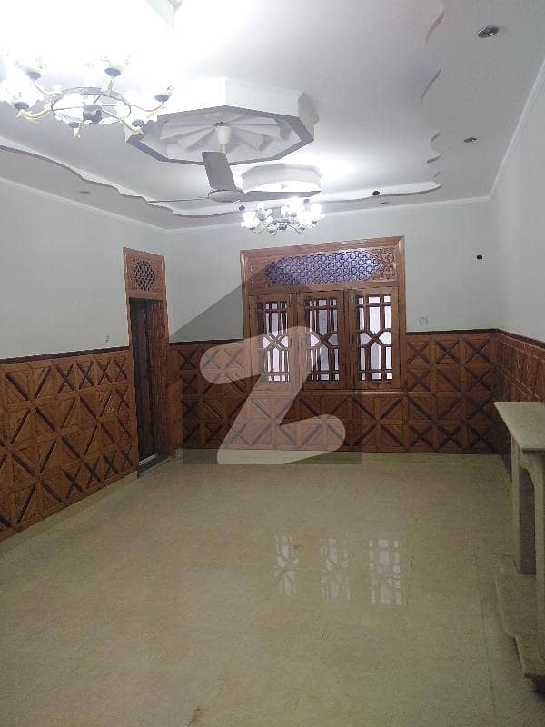 حیات آباد فیز 1 - ڈی4 حیات آباد فیز 1,حیات آباد,پشاور میں 7 کمروں کا 10 مرلہ مکان 1.3 لاکھ میں کرایہ پر دستیاب ہے۔