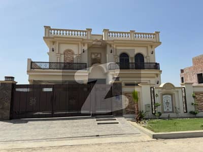 1 Kanal Excellent Quality fully finished Park View House near Main Boulevard