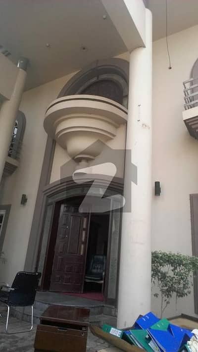 1 Kanal House Facing Canal Road New Muslim Twon For Rent 6 Bedroom'S 2 Hall'S