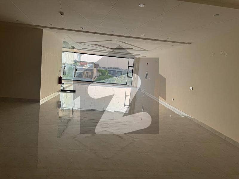 8 Marla 4th Floor For Rent In Phase 6 DHA Lahore Top Location