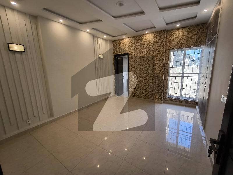 10 Marla House Available for rent in bahria orchard Phase 1