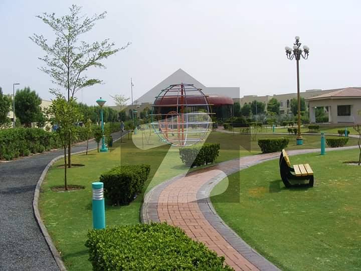 Bahria orchard plot no 272#D facing park possession utility paid Top location