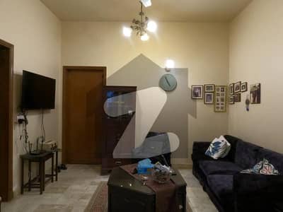 باتھ آئی لینڈ کراچی میں 4 کمروں کا 10 مرلہ مکان 6.6 کروڑ میں برائے فروخت۔
