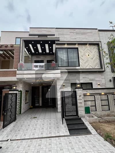5 Marla Architecture Designer House Available For Sale