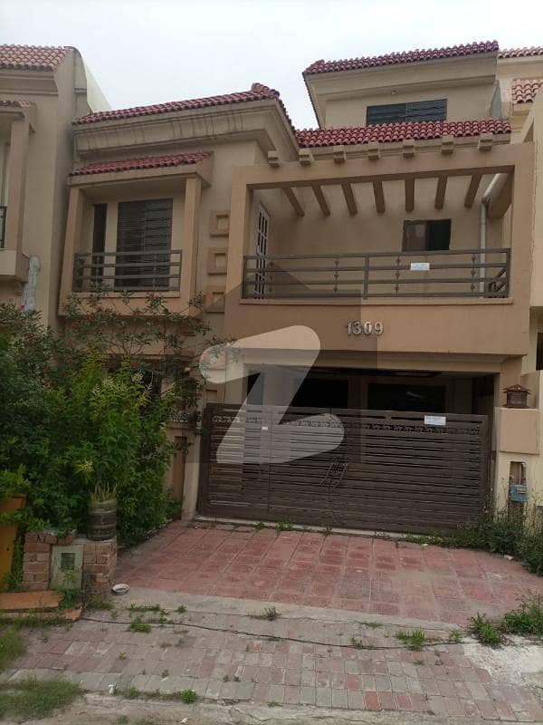 Fantastic Location 5 Marla Double Story House For Rent in Rafi block.