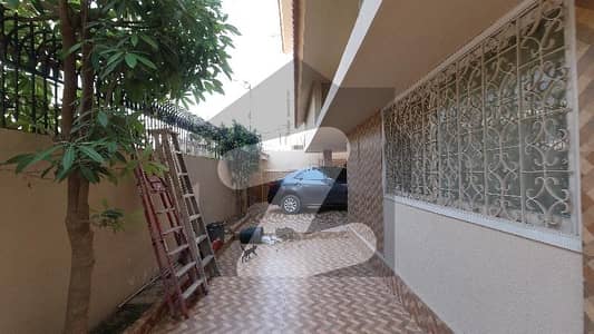 Corner 400 Square Yards House For Sale In Gulshan-E-Iqbal Town