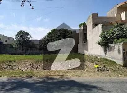 ویلینشیاء ۔ بلاک اے1 ویلینشیاء ہاؤسنگ سوسائٹی,لاہور میں 1 کنال رہائشی پلاٹ 2.25 کروڑ میں برائے فروخت۔