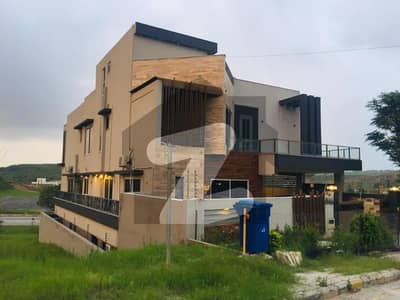 Luxurious 10 Marla House for Sale in Bahria Town Phase 8, Sector I, Rawalpindi