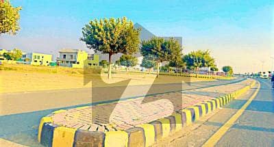 ڈی ایچ اے فیز 7 - بلاک یو فیز 7,ڈیفنس (ڈی ایچ اے),لاہور میں 1 کنال رہائشی پلاٹ 3.28 کروڑ میں برائے فروخت۔