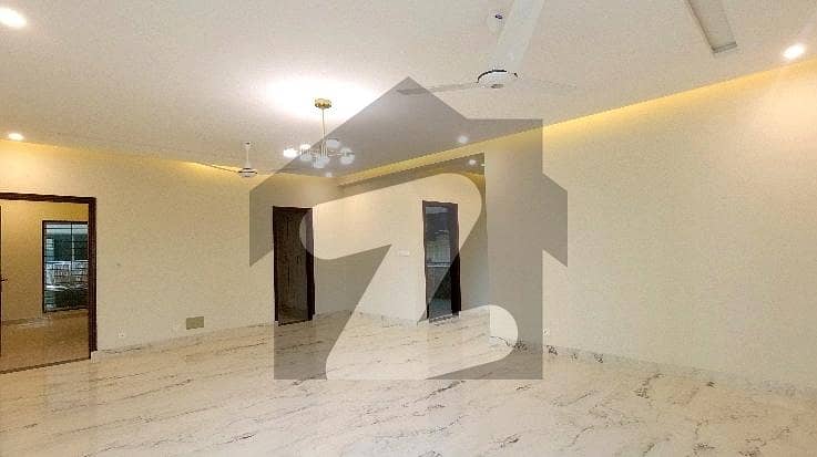 Flat Of 10 Marla Is Available For rent In Askari 11 - Sector D